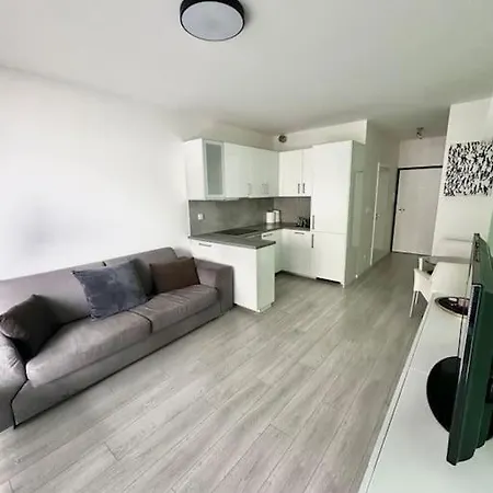 Ahoj Park, Terrace Studio, Private Parking Daire Bratislava