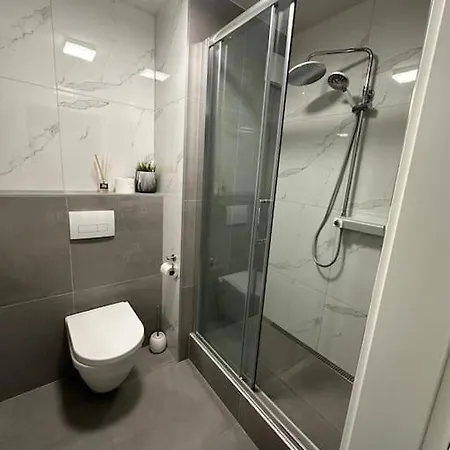 Apartmán Ahoj Park, Terrace Studio, Private Parking